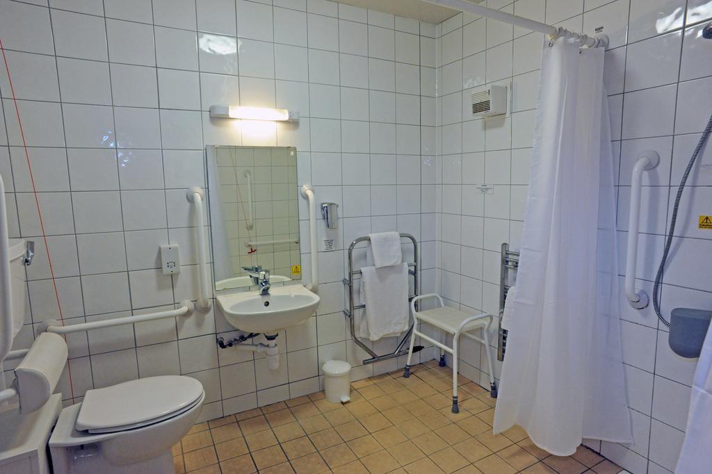 Brentwood Inn By Greene King Inns Rotherham Ruang foto